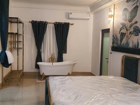 khách sạn A-IN QUẬN 5