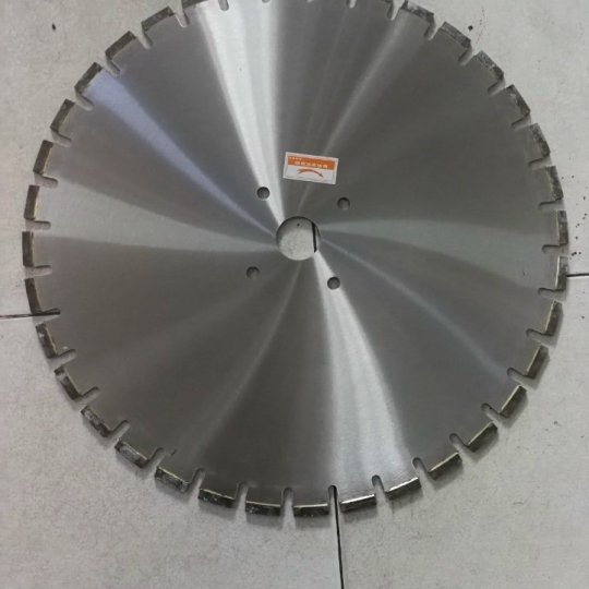 lưỡi cắt bê tông cỡ đại-Lưỡi xẻ đường-bê tông Cao Cấp 